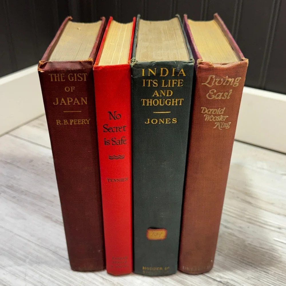 Lot of 4‎ Decorative Book Stack - Staging, Shabby Chic